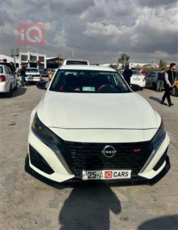 نيسان ألتيما